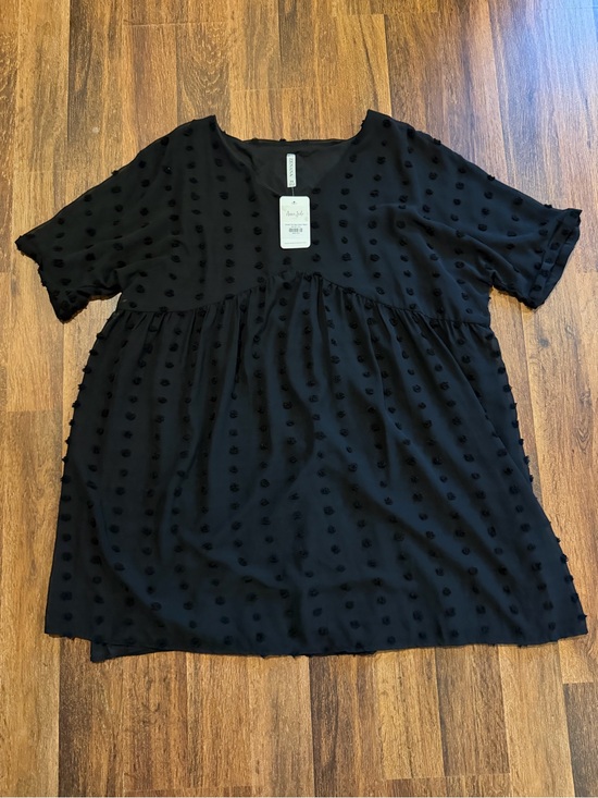 Zenana Tops - Zenana Outfitters Black Dot-Texture Short Sleeve Tunic 3X